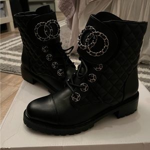 Brand new KellParker Combat Mallory boots in size 6.